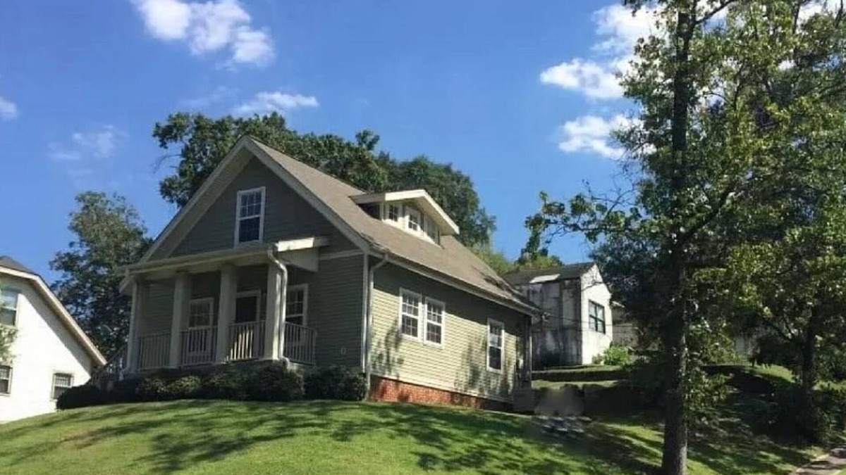 Birmingham House | Private room close to downtown entertainment