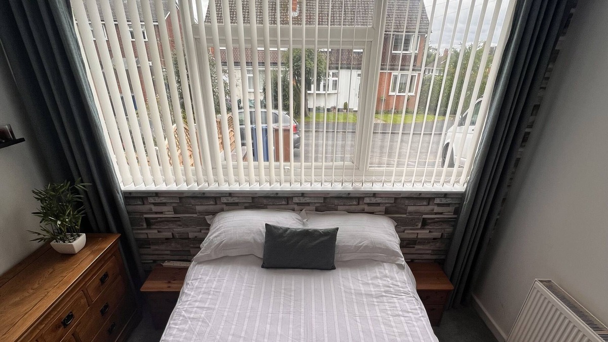 Lichfield House | Private room in a modern shared house