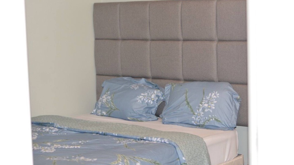 Airdrie House | Private room in a quiet neighbourhood