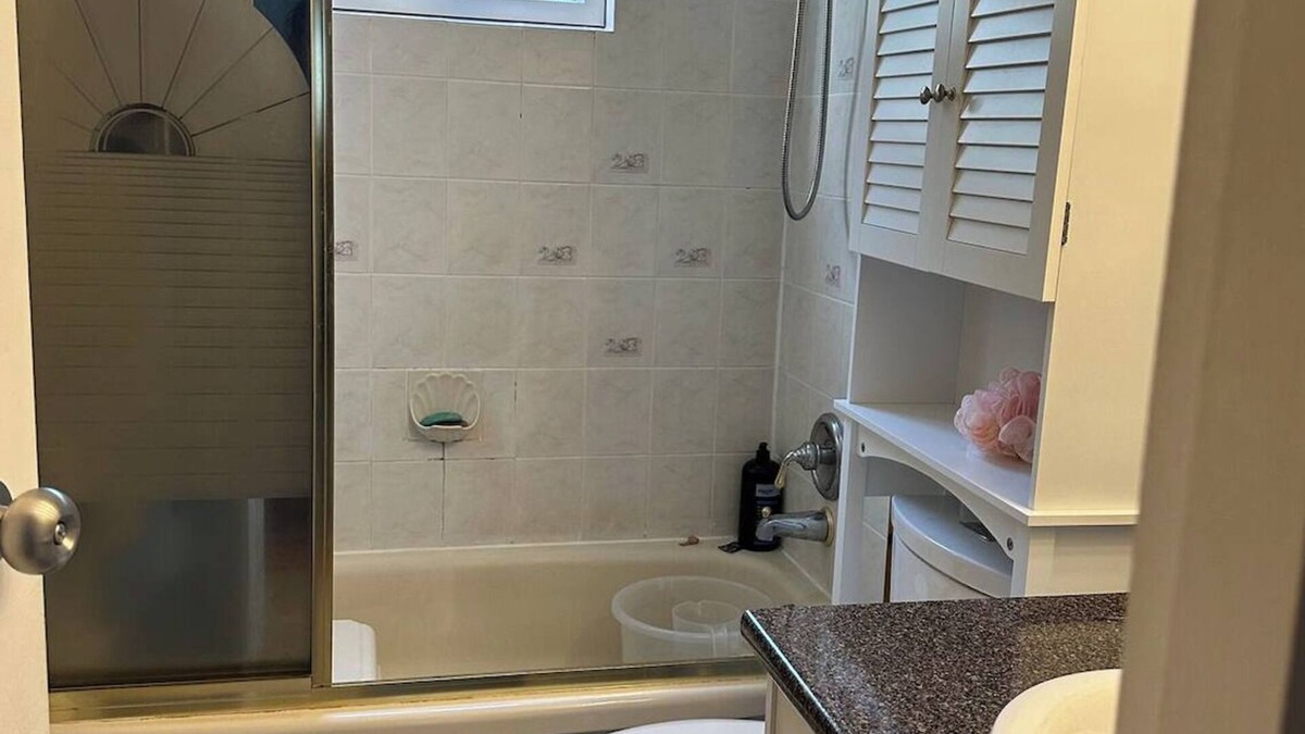 Delta House | Private room in a share house
