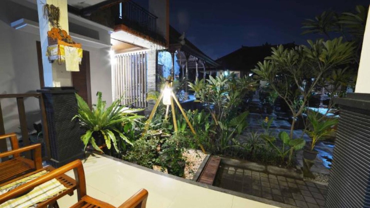 Downtown Kuta House | Private Room in Balinese House, Poppies Lane, Legian Kuta Near Beach (SNTH)
