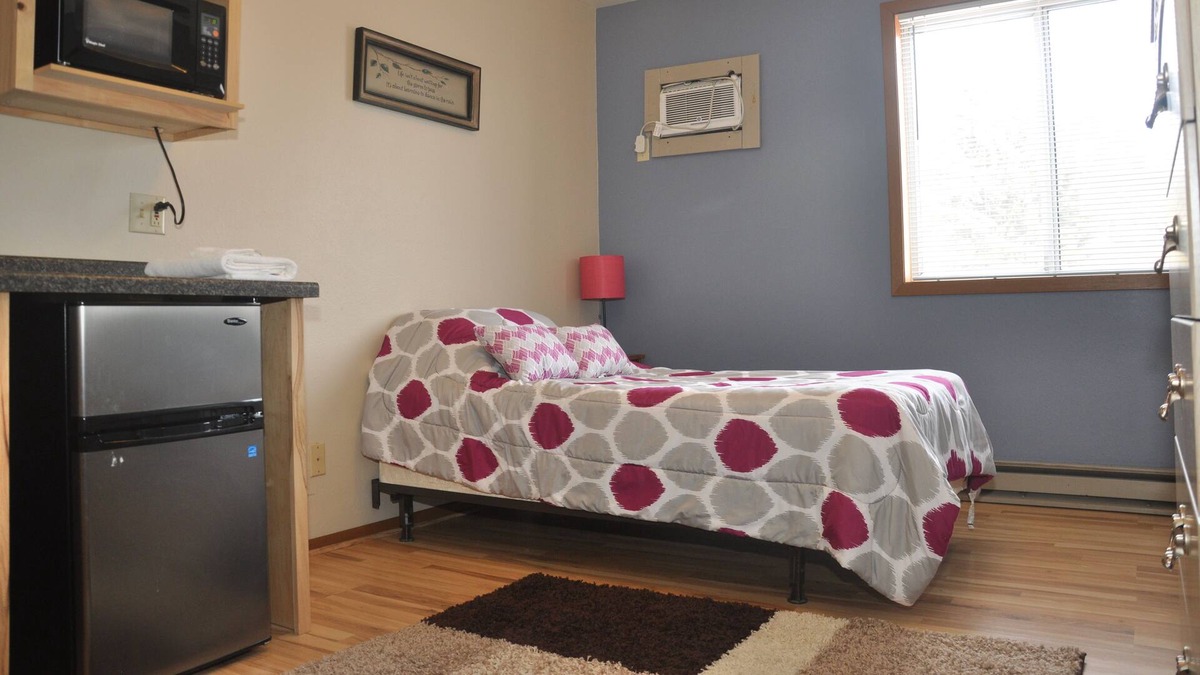 Winona House | Private Room in Dorm-Style Building