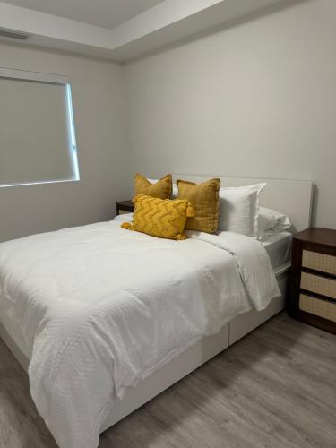 LaSalle House | Private Room in Luxury Penthouse Located in Windsor Lasalle ON