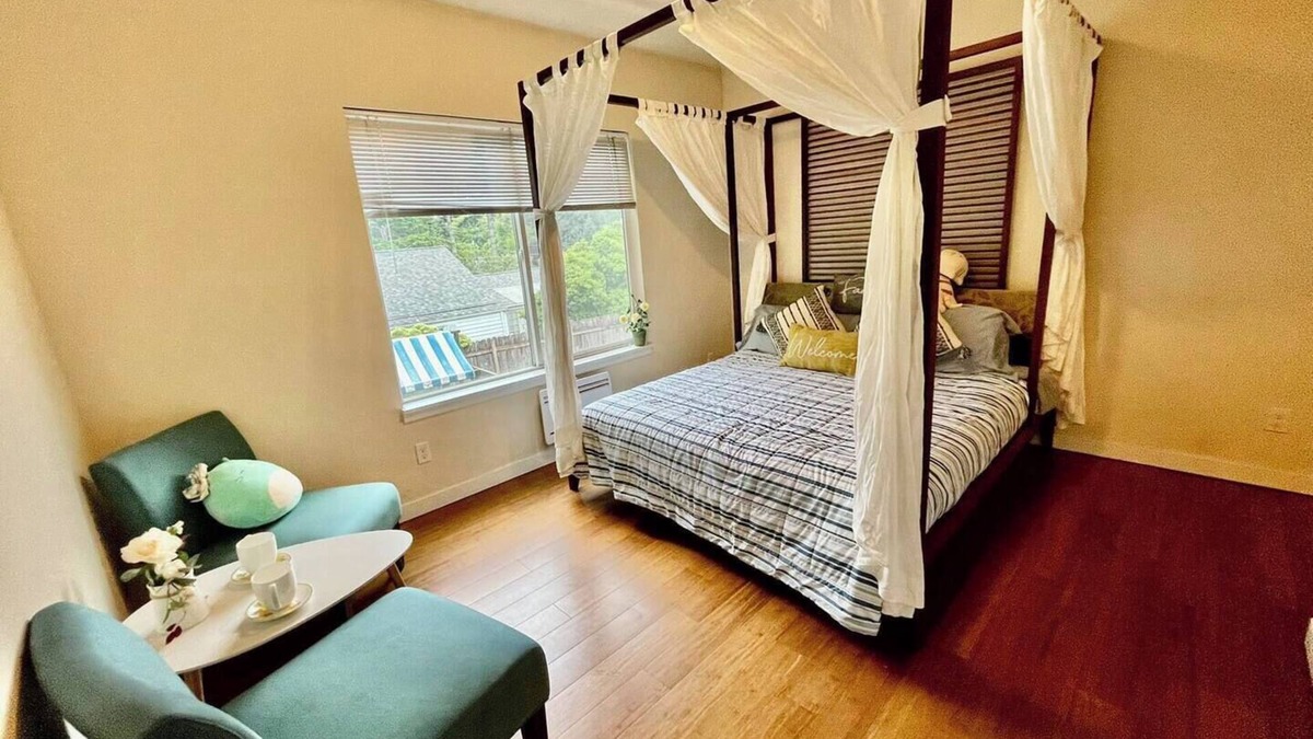 Haller Lake House | Private Room in Quiet North Seattle Home – Near Transit & Parks