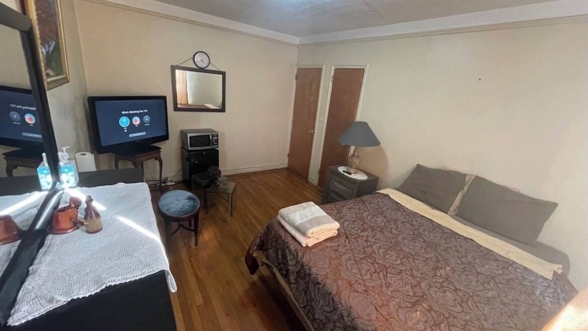 Concourse Apartment | Private room in rental unit in Bronx , New York