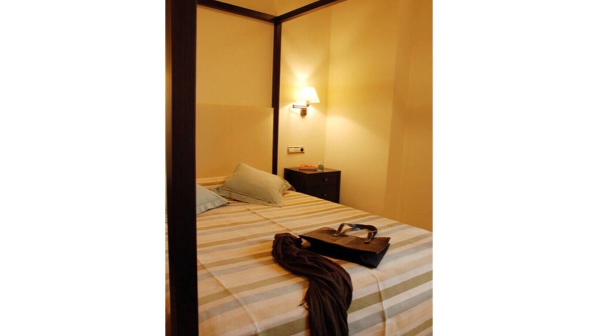 Arbizu Apartment | Private room in rural hotel with charm 9