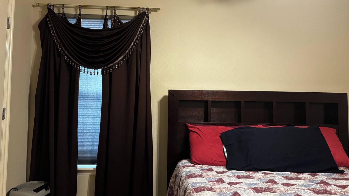 Broken Arrow House | Private Room in Shared Home- Cultural Comfort