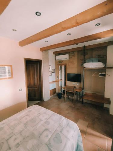 Montechiarugolo House | Private Room in the Food Valley of Parma
