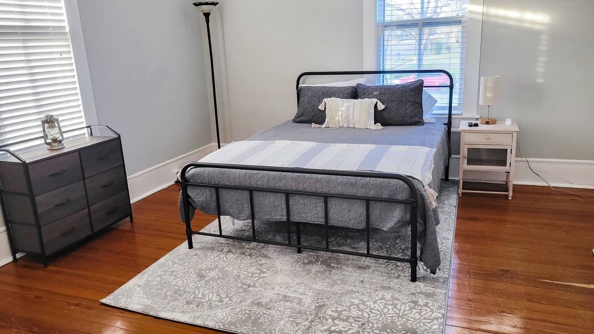 Eastman Cottage | Private Room inside The Cottage on 5th downtown Eastman