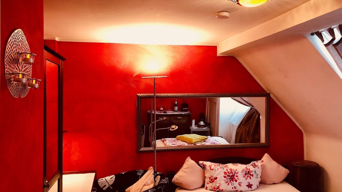 Vilich House | Private Room on 2nd Floor for Business, Study & Training-300MBit,SmartTV