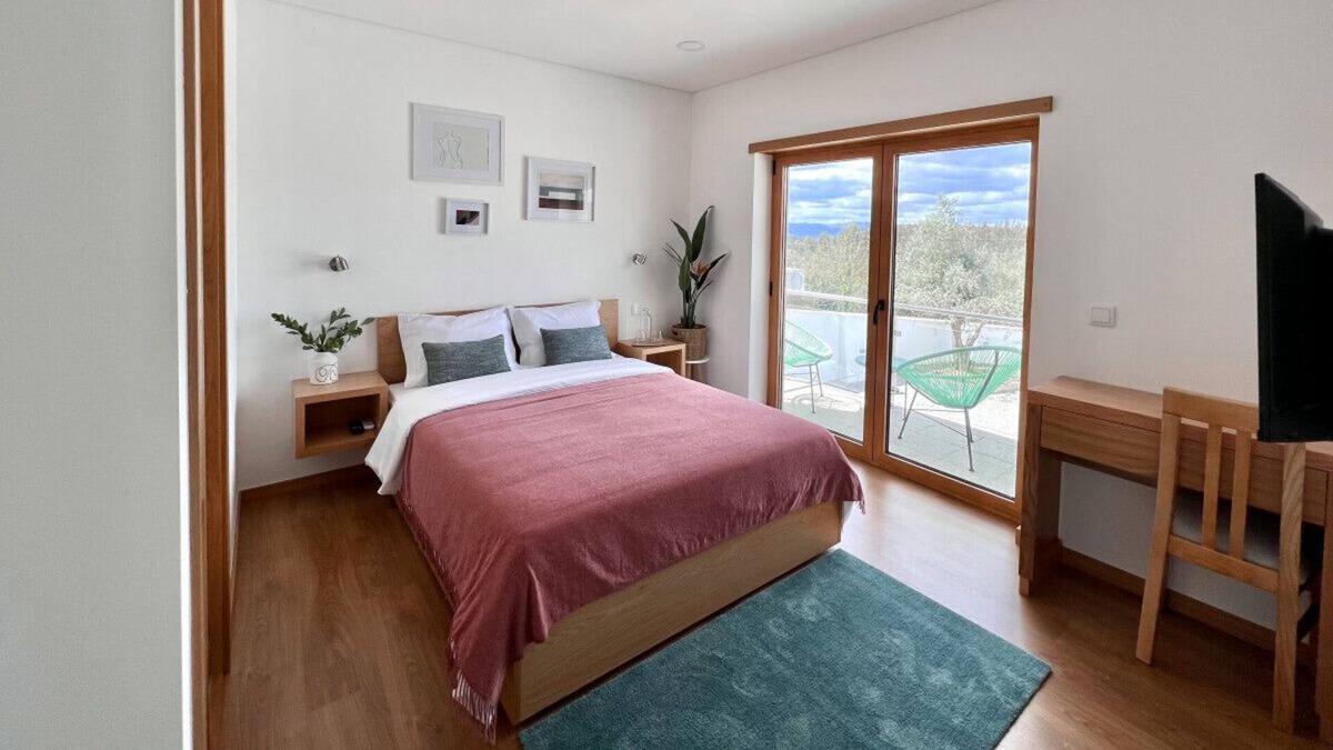Penacova House | Private room with the pool view