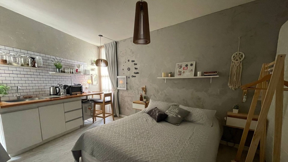 Banfield Apartment | Private room / super warm / 20m / kitchen and new bathroom!