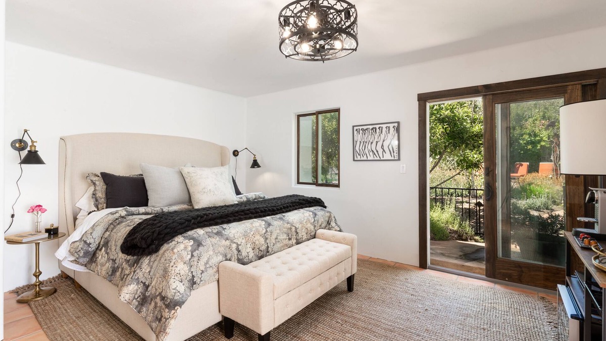 Solvang House | PRIVATE ROOM w/Private Gated Jacuzzi & Garden in Downtown Los Olivos Escape
