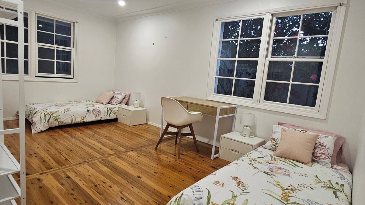 East Lindfield House | Private Room with shared bathroom