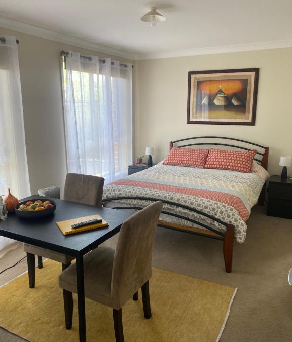 Wollongong CBD House | Private room with ensuite and parking close to Wollongong CBD