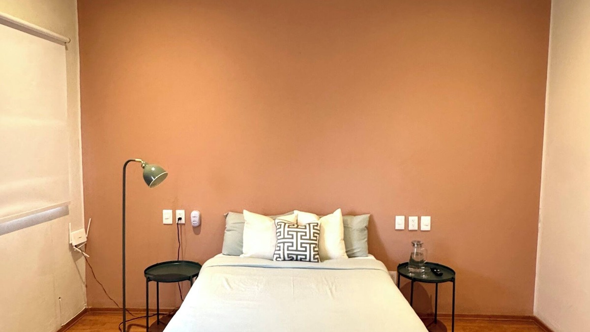 Americana House | Private room with private bathroom in the Americana neighborhood