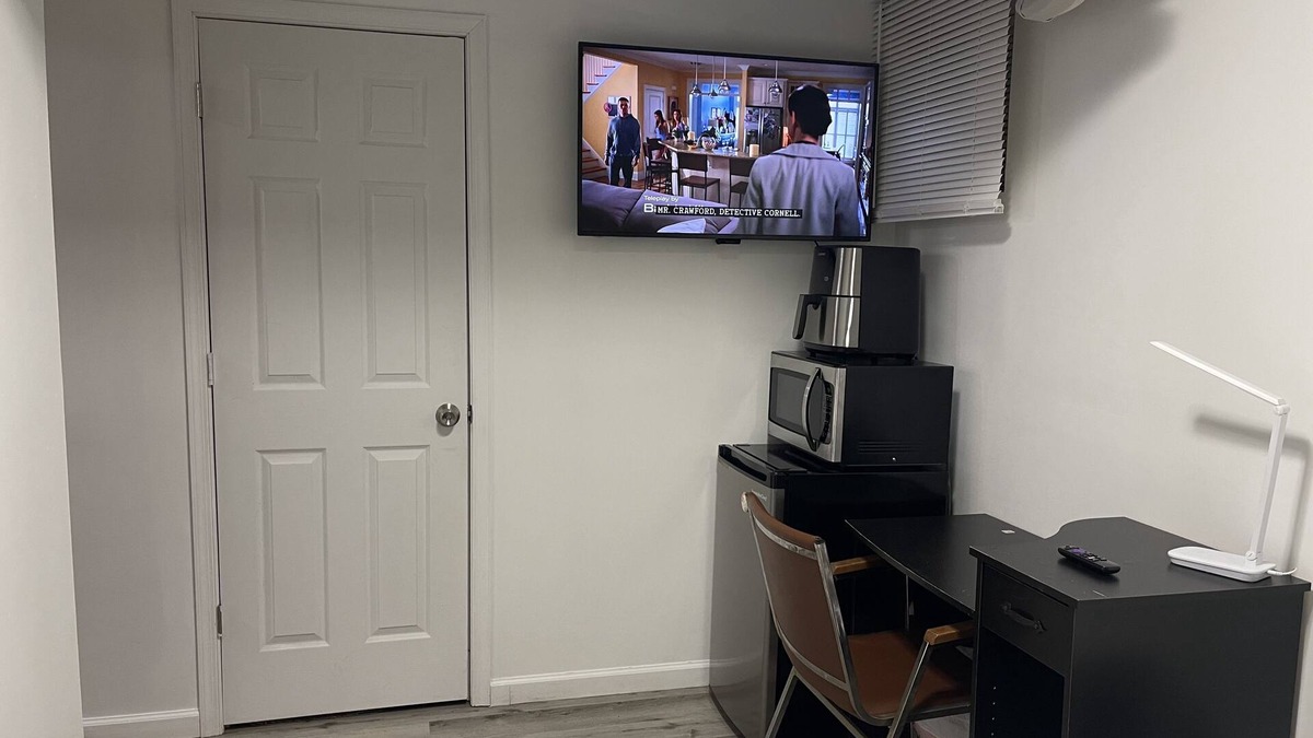 Allentown House | Private room with private bathroom in a Quiet neighborhood