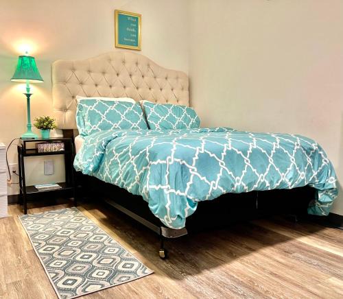 University District Apartment | Private Room with Shared Bathroom on the 1st Floor 10 minutes walk to University of Washington