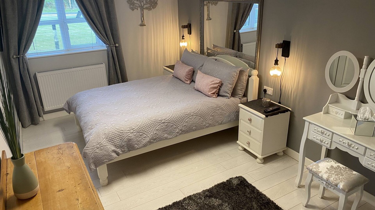 Leyland House | Private Rural Barn Annex, Pet Friendly With Free Wi-Fi and Parking On Premises