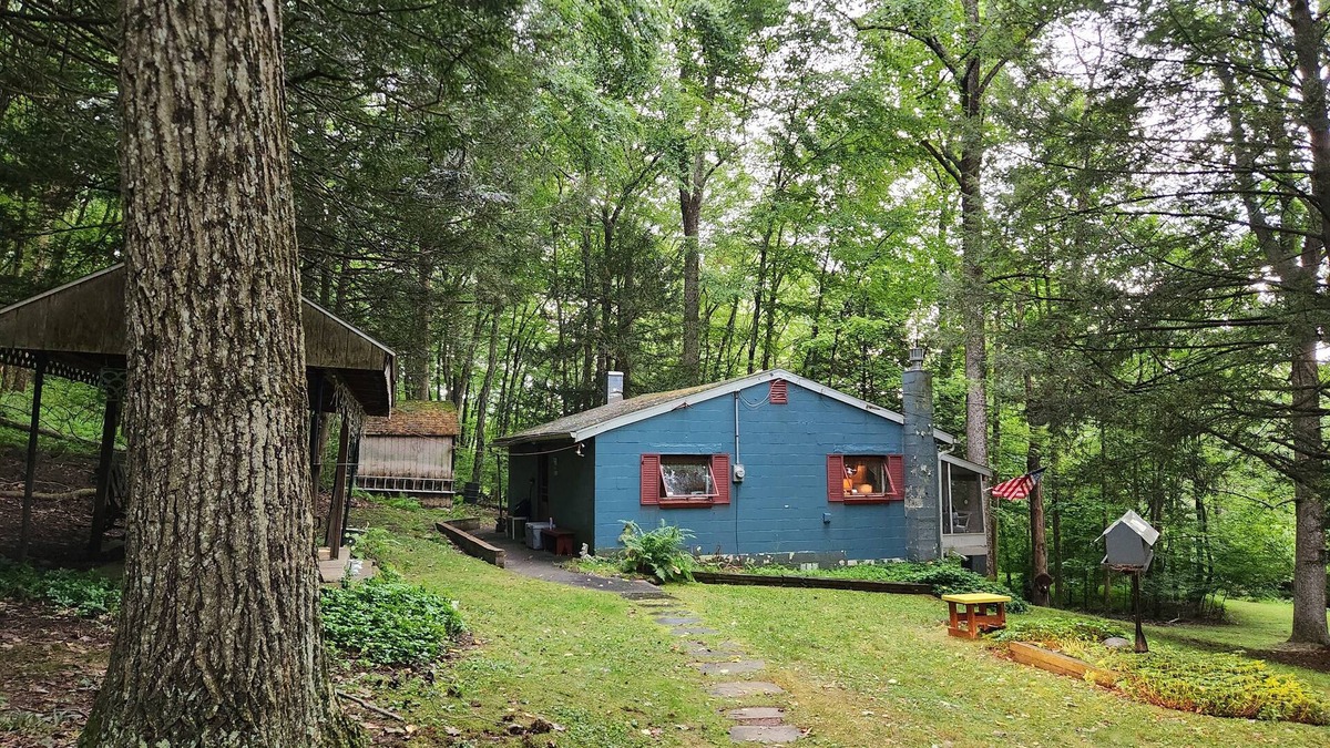 Brockton Cabin | Private rustic cabin in New Ringgold