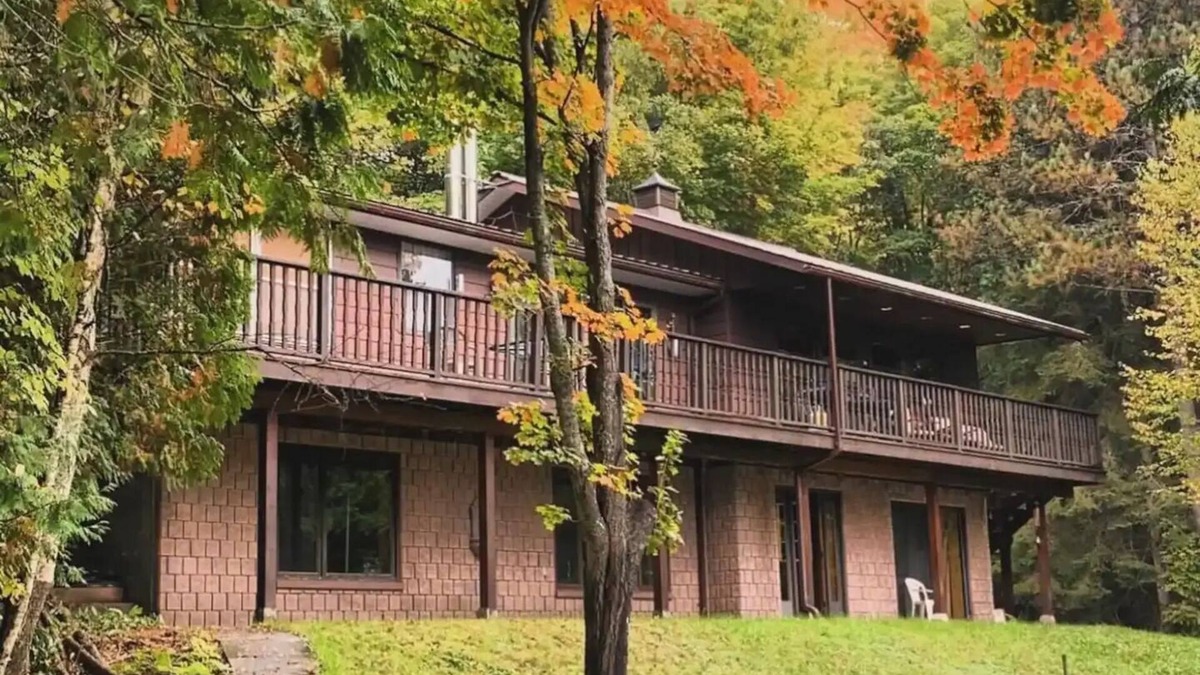 Minden Cottage | Private Rustic Lodge w/Lakefront Views