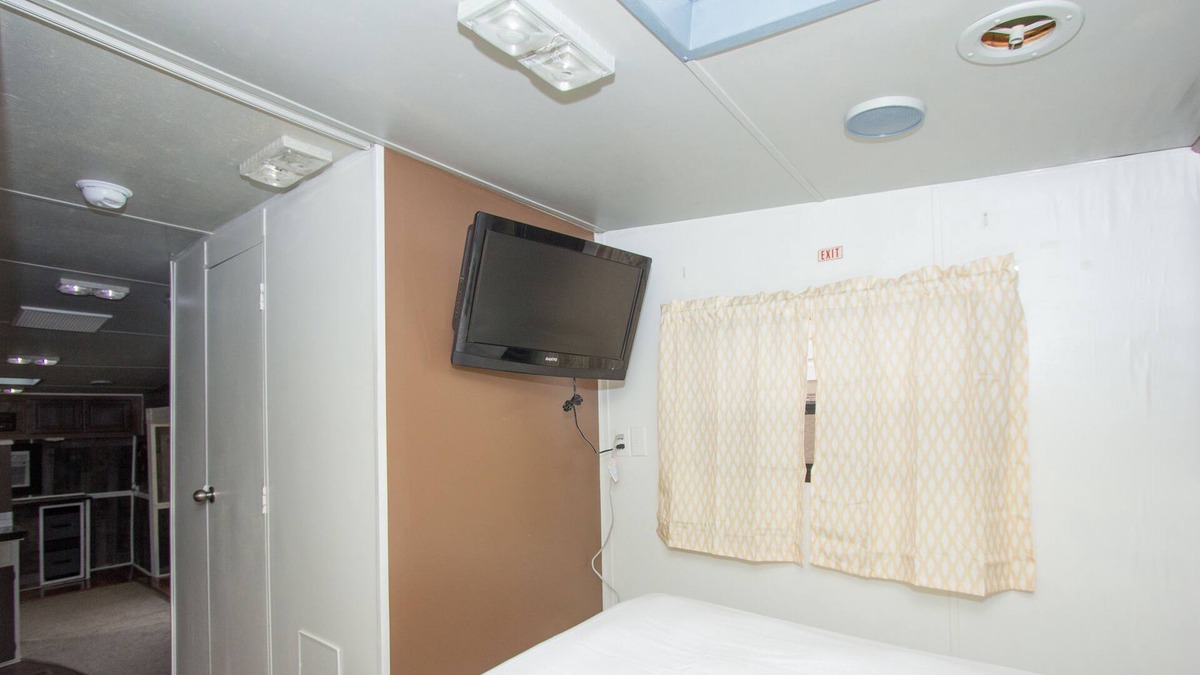 Spring Hill House | Private RV Home Near Beach & Weeki Wachee Mermaids
