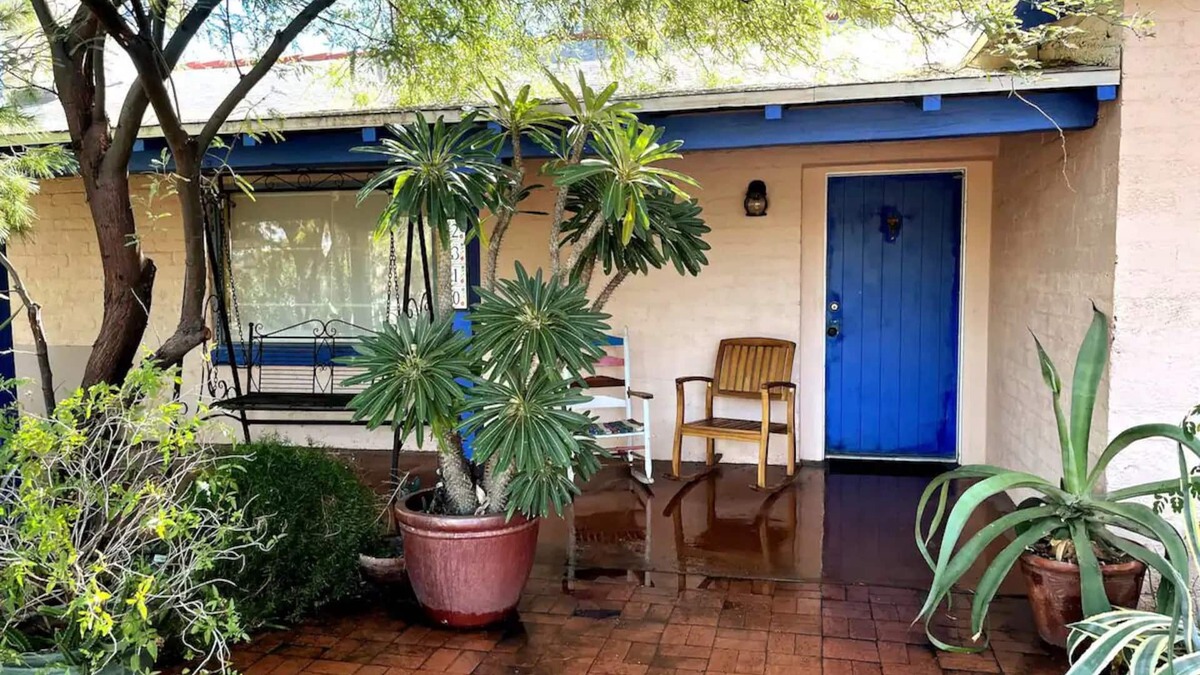 Catalina Vista House | Private Saltwater Pool, Upscale Historic U of A Area + Lush Garden +King +Spa