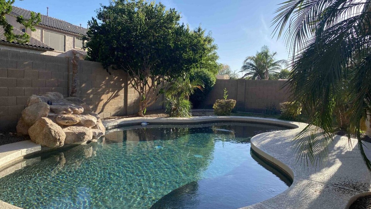 Emperor Estates House | Private Sanctuary 3 Bedrooms 2 Bathrooms Private Pool and BBQ