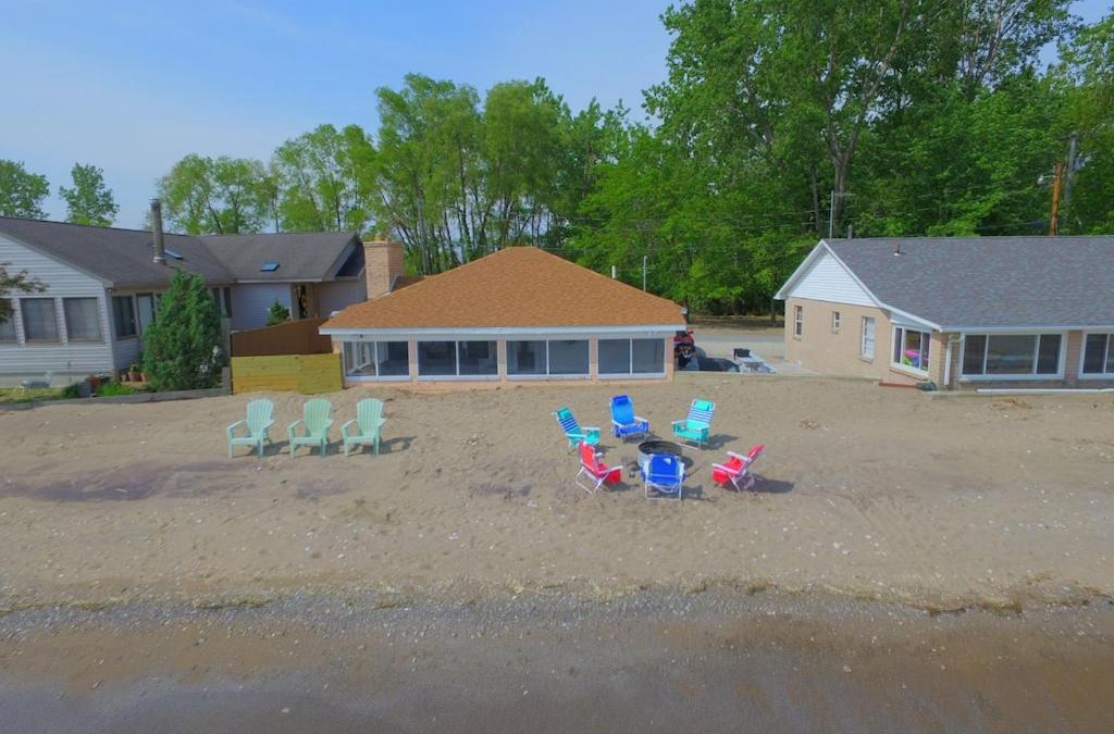Oak Harbor House | Private Sand Beach Cottage - Sleeps 10