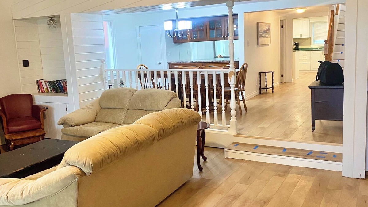 North Bay House | PRIVATE SANDY BEACH- LAKE NIPISSING
