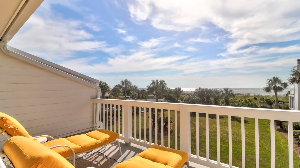 Pelican Bay House | Private Screen Porch & Sun Deck w/Ocean Views, Pool Access - 62 Beach Club Villa