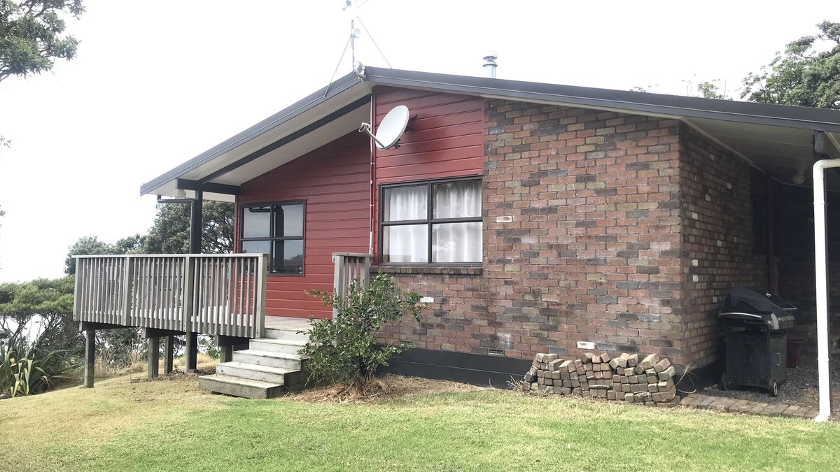 Whananaki North House | Private, seaside cottage with stunning views.