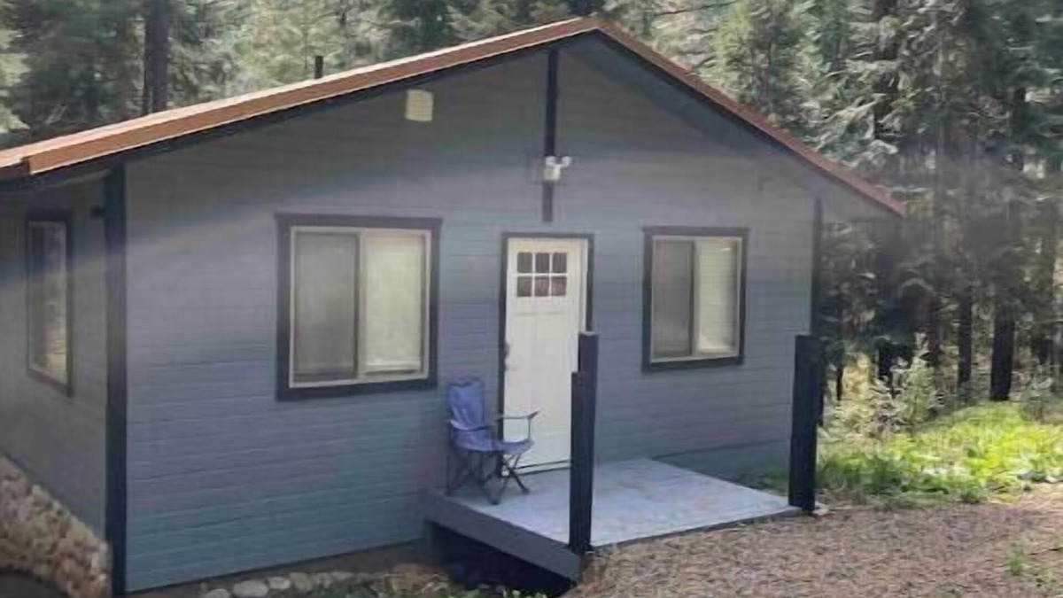 New Meadows House | Private secluded Cabin near Rigginsnn