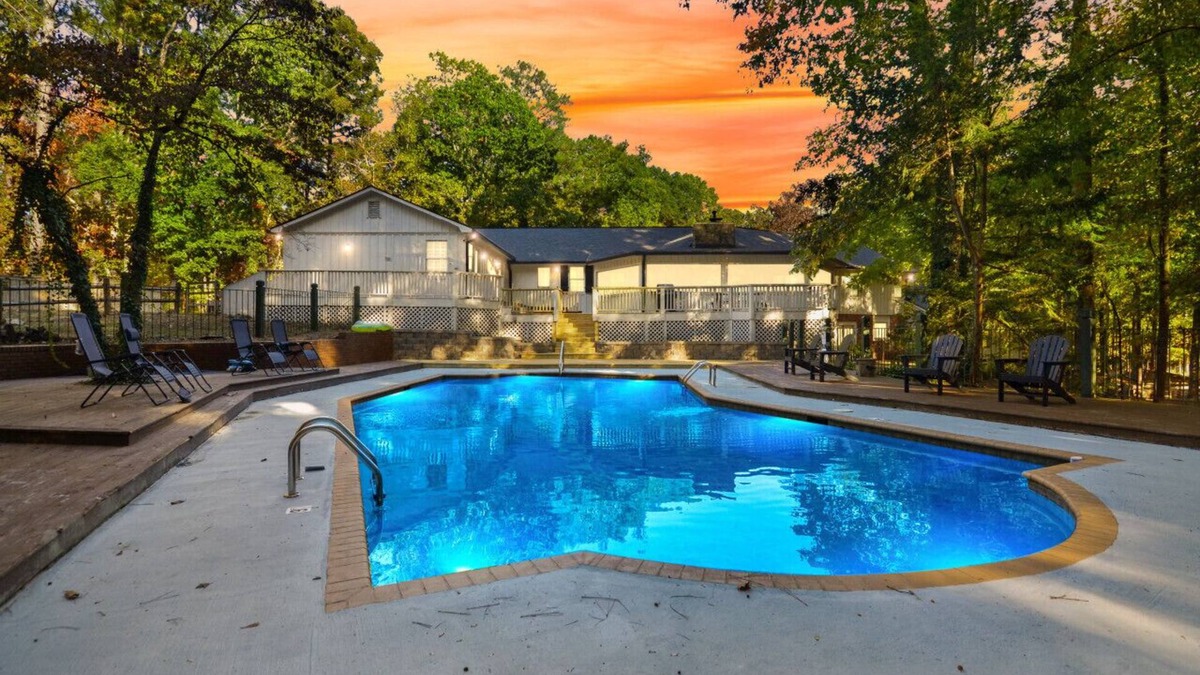 Powder Springs House | Private & Secluded 5-Acre Gated Estate w/Pool + Expansive Entertaining Space