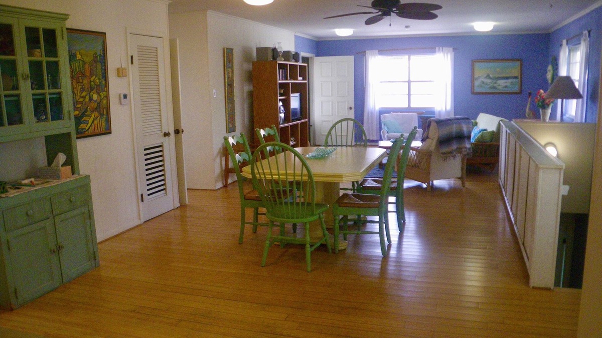 South Padre Island House | PRIVATE SINGLE FAMILLY HOUSE with nice deck for Friday Night Fireworks!