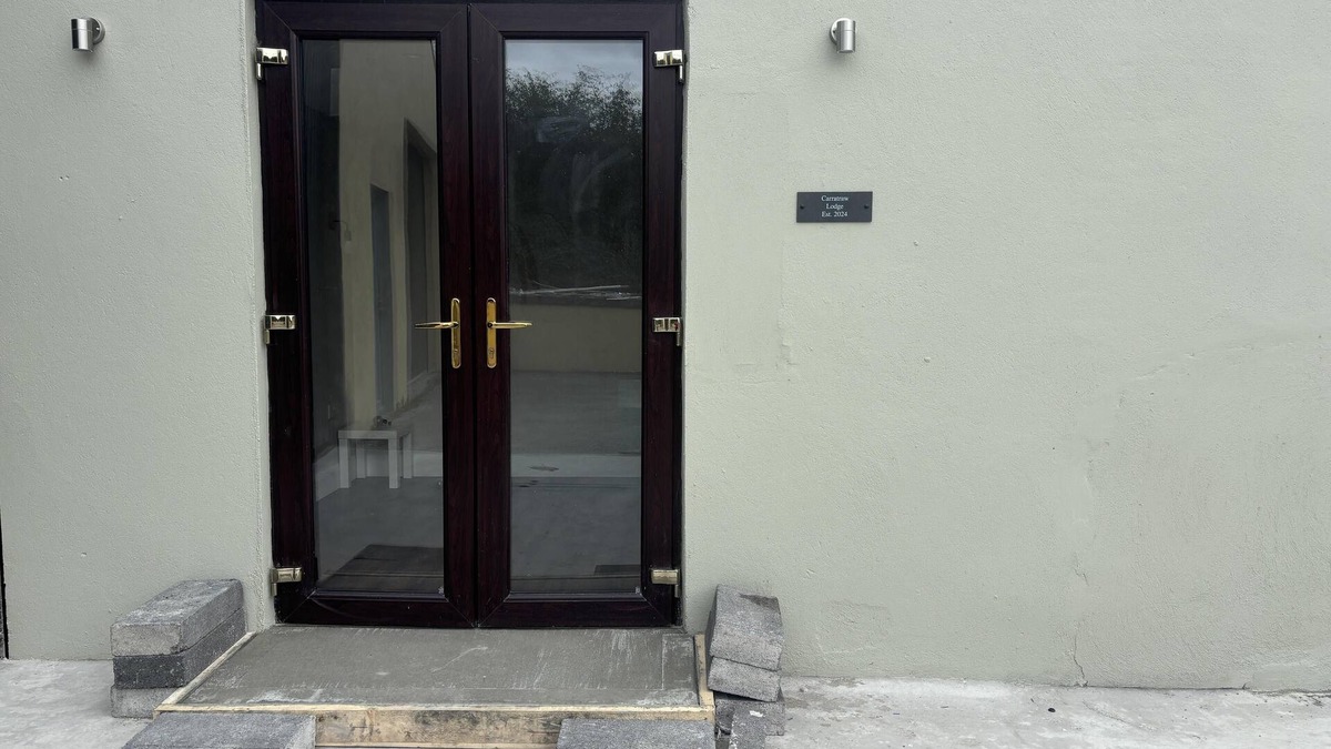 Cavan Apartment | Private Small Detached Room with Bathroom