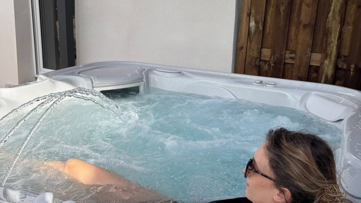 Pamfou House | Private spa & Polynesian escape 20 minutes from Fontainebleau - PrestigeLodges
