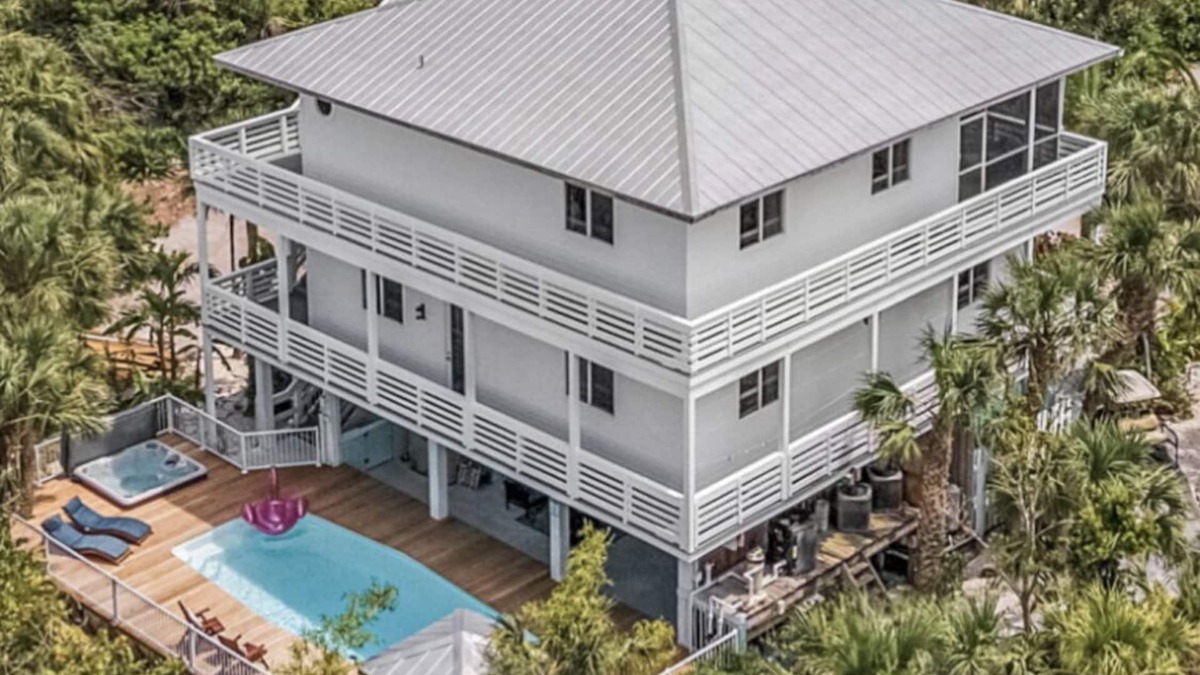North Captiva House | Private & Spacious [2300sqft] home w/Pool,Hot Tub,Golf Cart, Pet Friendly & Club