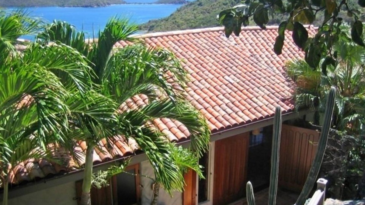 Seagrape Hill Villa | *Private & Spacious* 3-5 Bedrooms-Pool&Fitness Equipment/Wifi/Stereo/Water Views