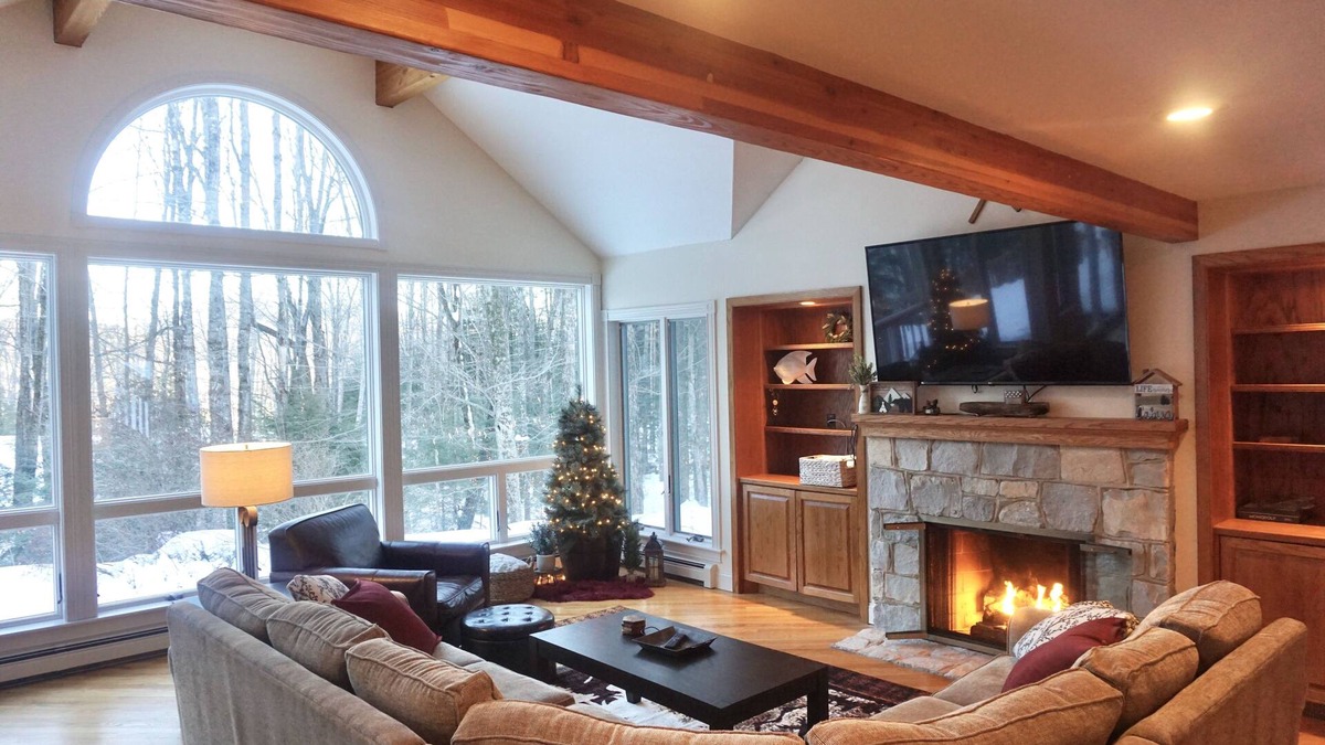 Bartlett House | Private, Spacious, Sunny Retreat on the Ridge