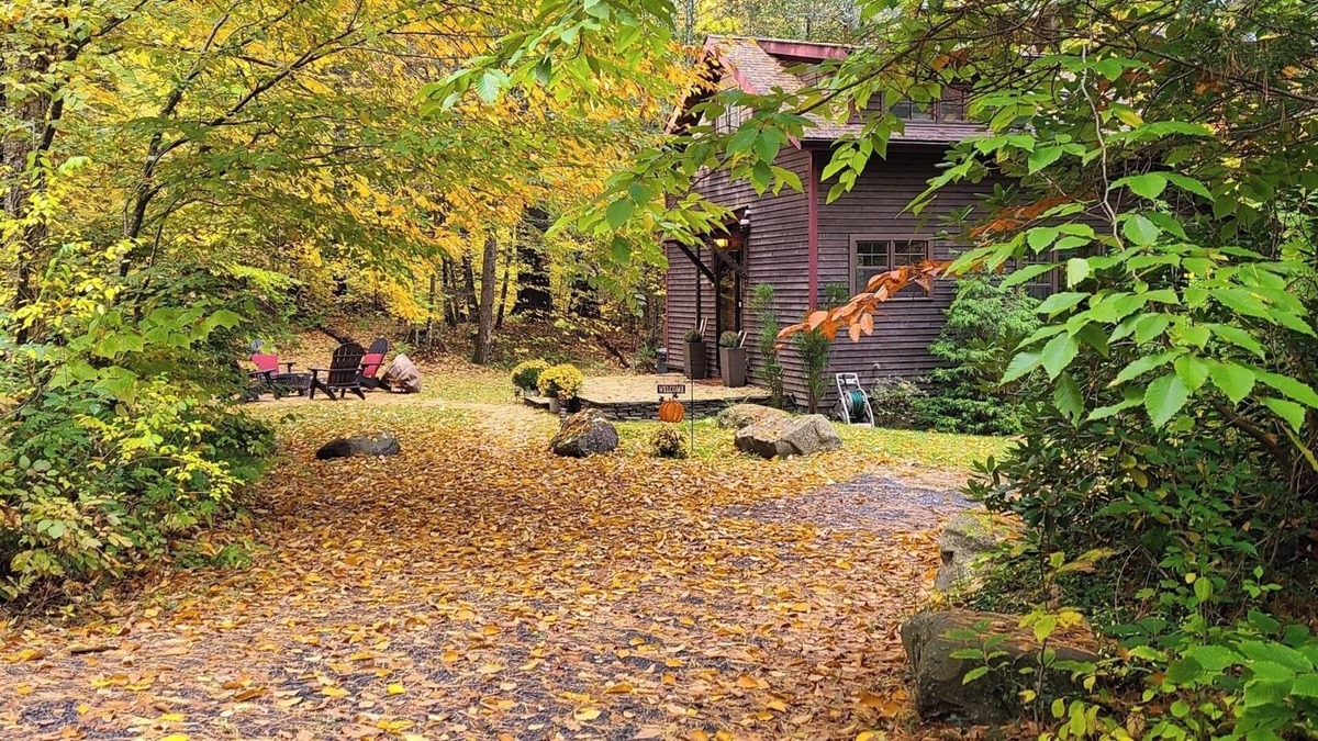 Chichester Cabin | Private Streamside Cabin