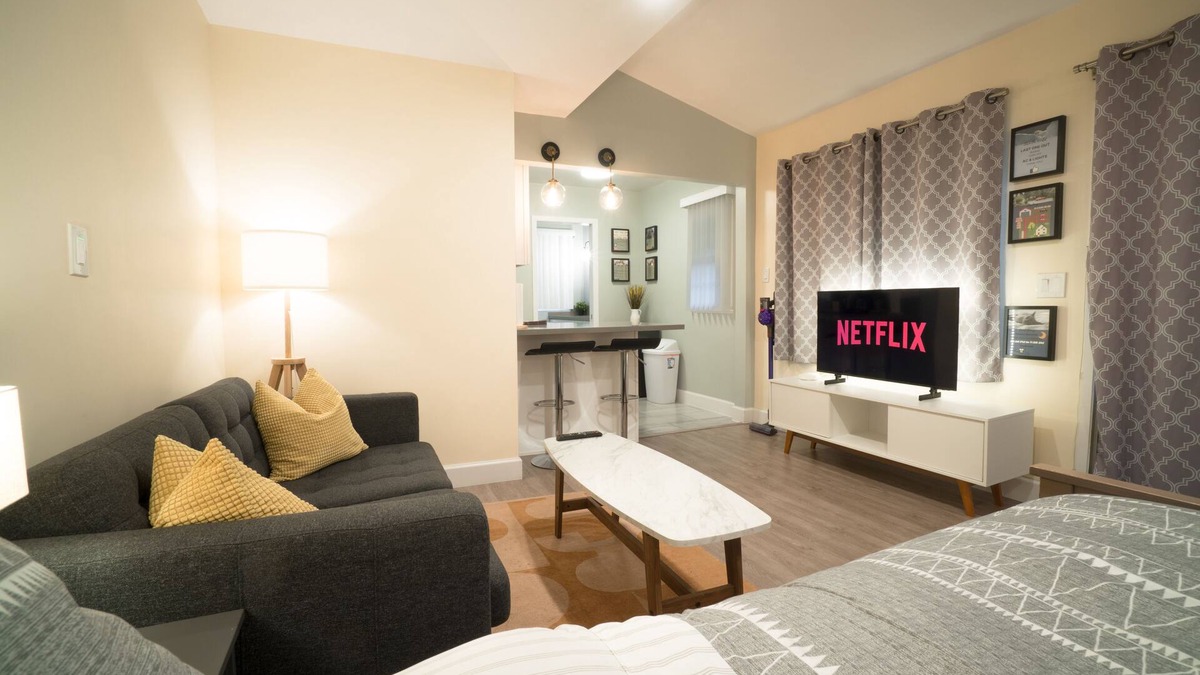 Pasadena House | Private Studio - Quiet & Convenient in Pasadena