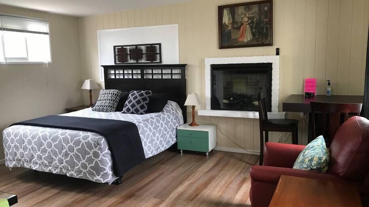 Westlake House | Private Studio with Garden View near SFSU, SF, and BART