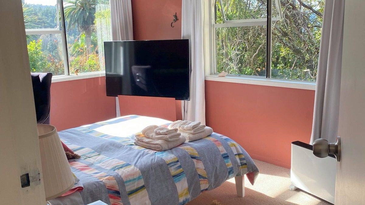 Woodhill Apartment | Private studio with your own waterfall garden and 5 minute walk to Hospital