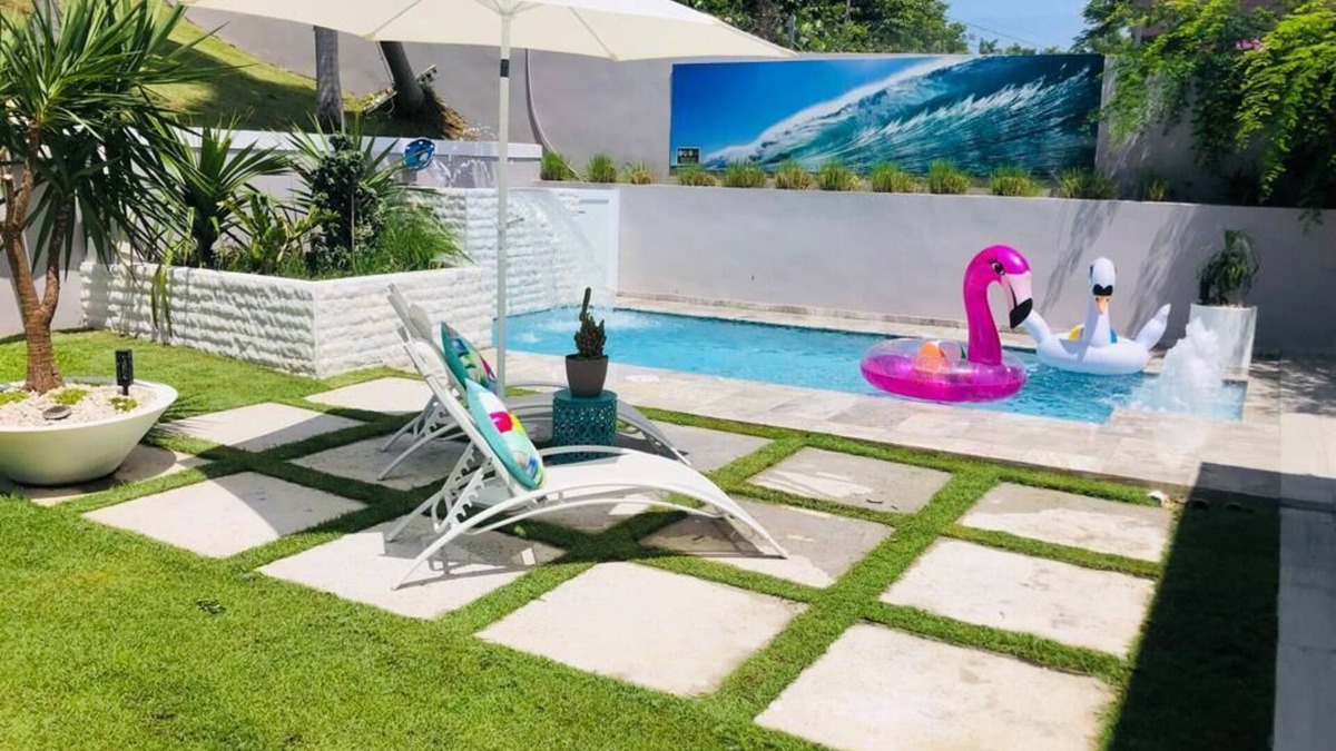 Mucarabones Apartment | Private Studio, with to much space at the gardens and many amenities like pool.