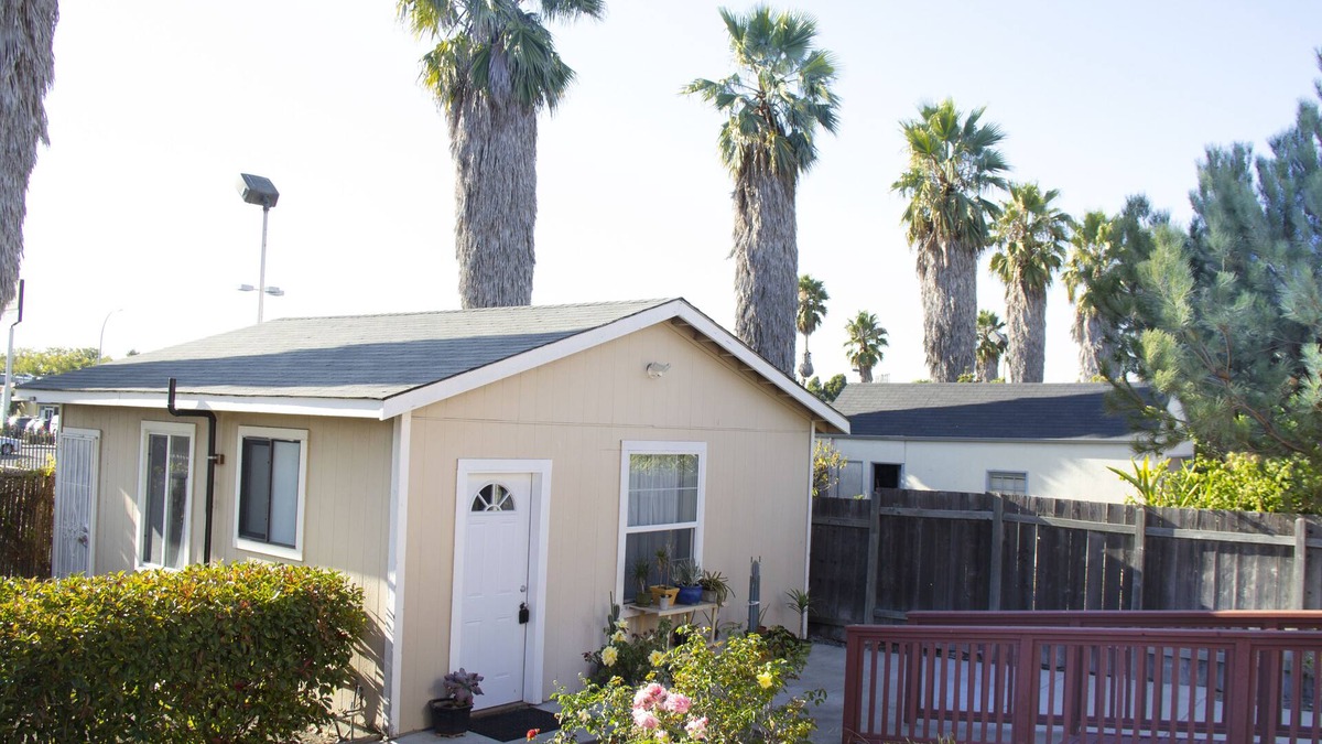 East Richmond House | Private stylish cottage in Richmond Heights