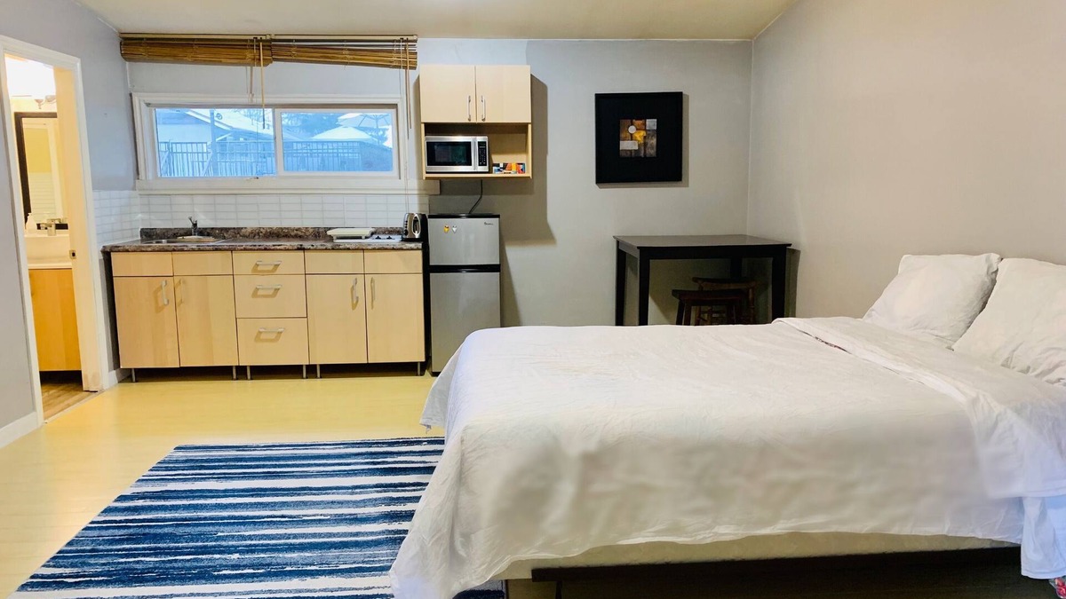Port Coquitlam Apartment | Private Suite at Coquitlam Center! 5 min walk to Skytrain & Mall