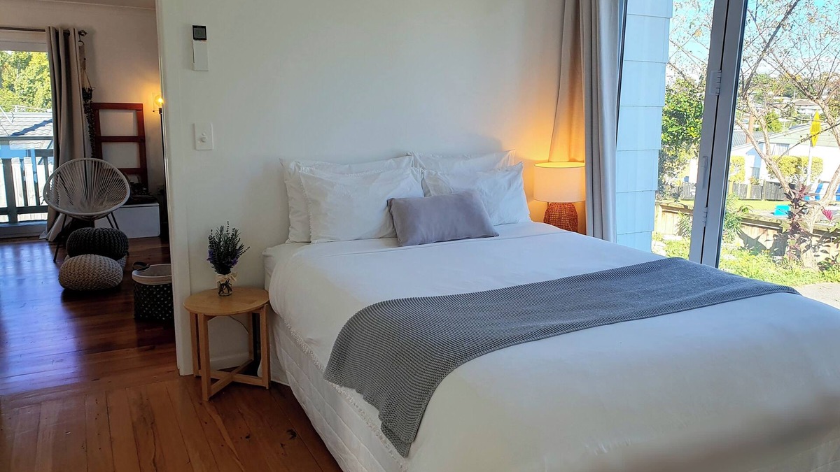 Tauranga Bed & Breakfast | Private Suite in Shared Family Home in Otumoetai - 'Sherwood Forest'