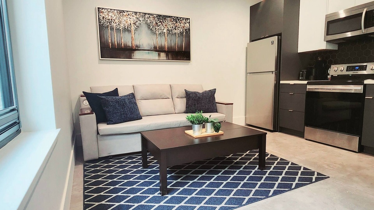 Britannia Beach House | Private suite/Squamish 10 mins/Two king beds/Hike-ride-ski-climb-golf