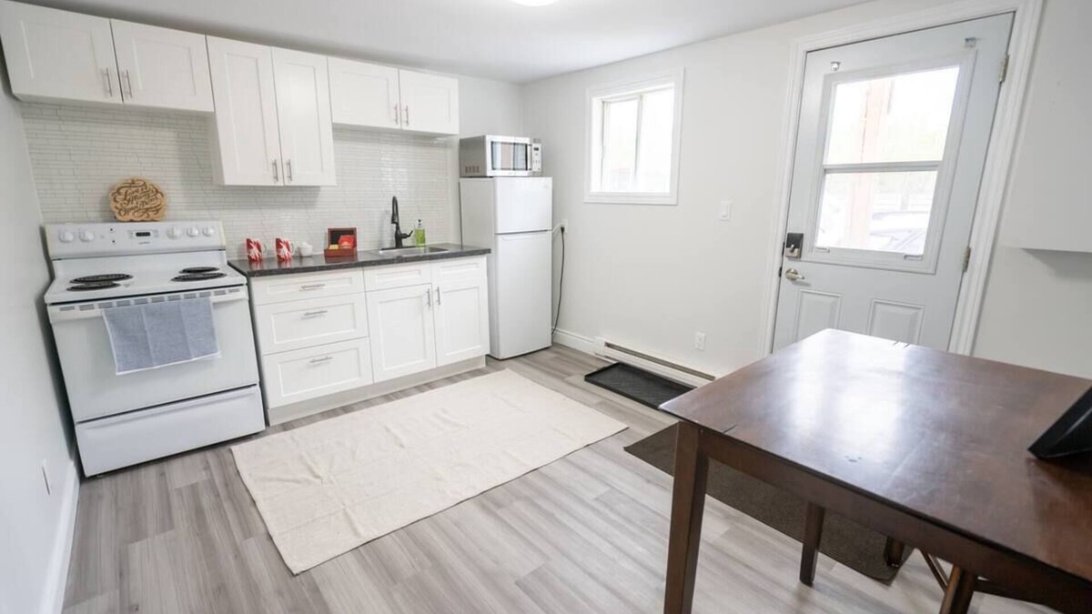 Sudbury Apartment | Private Suite With Full Kitchen